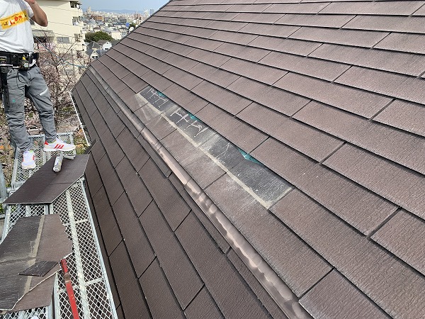 剥がれたスレート屋根材の撤去と交換